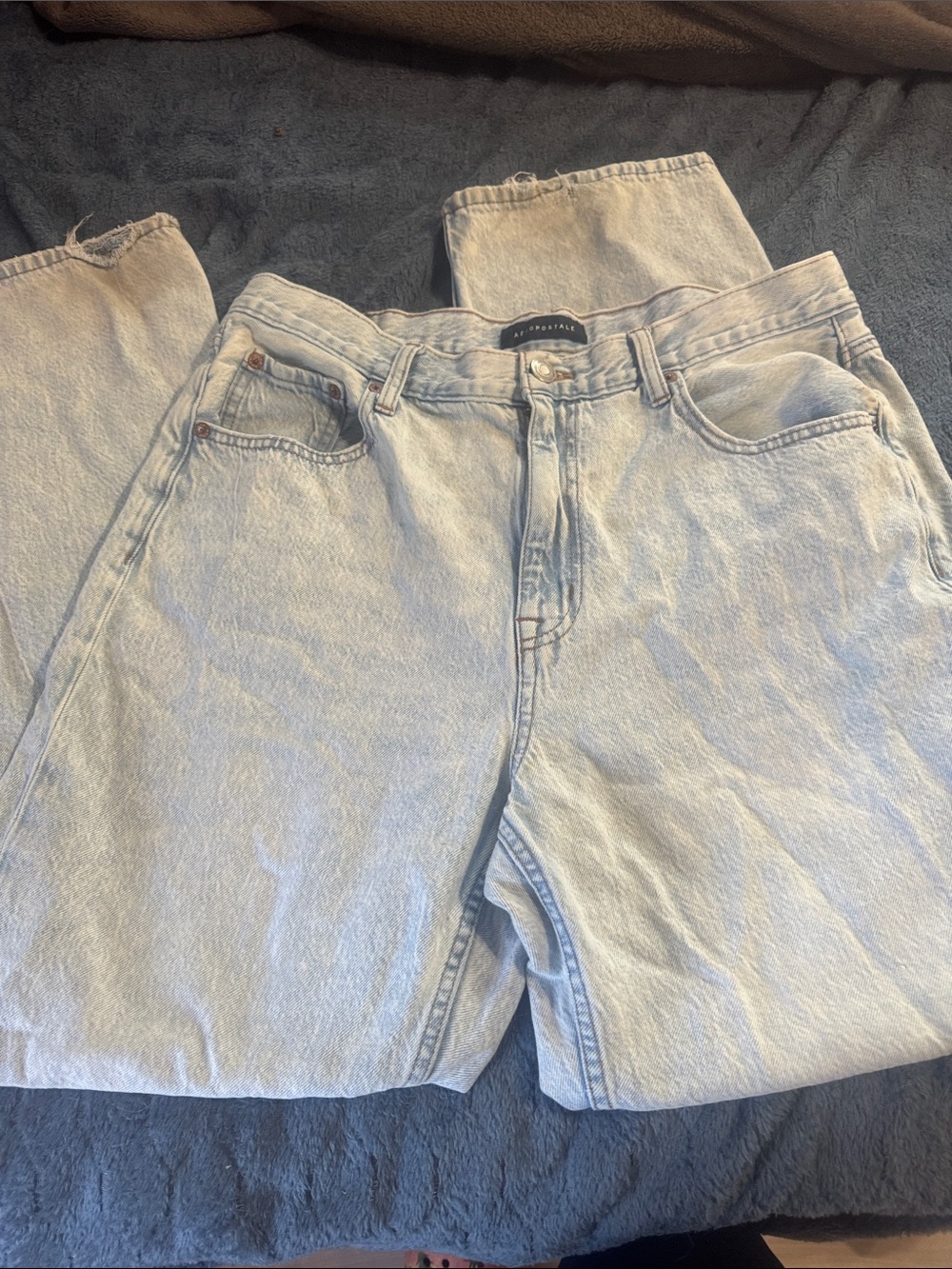 Aeropostale Women's Relaxed Light Wash Jeans